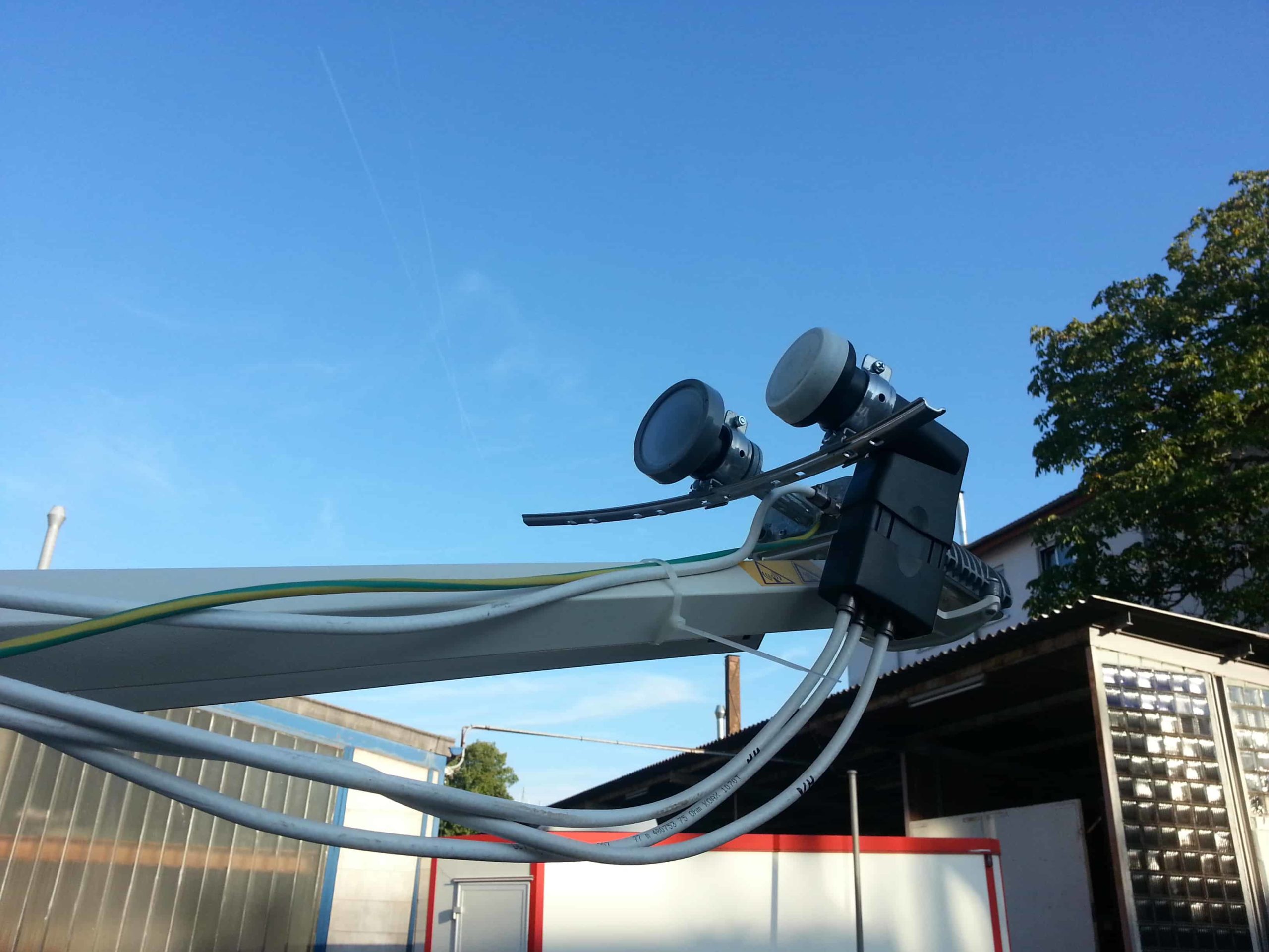 L-Wandhalter (60mm) Sat Antenne | Novostream - Internet über Satellit